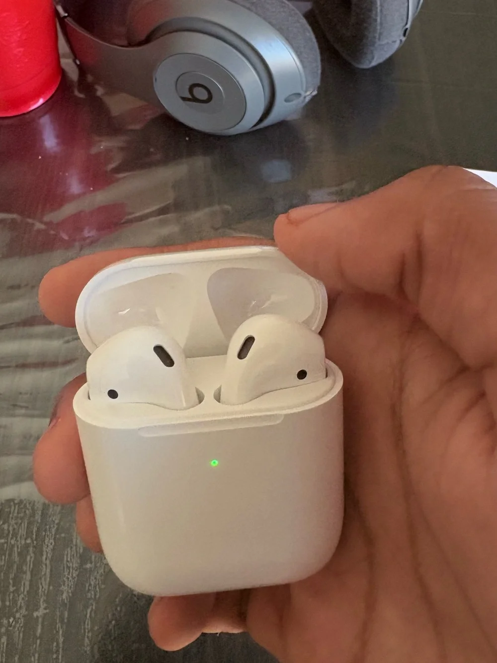 Apple White AirPods with Charging Case and Lightning Cable